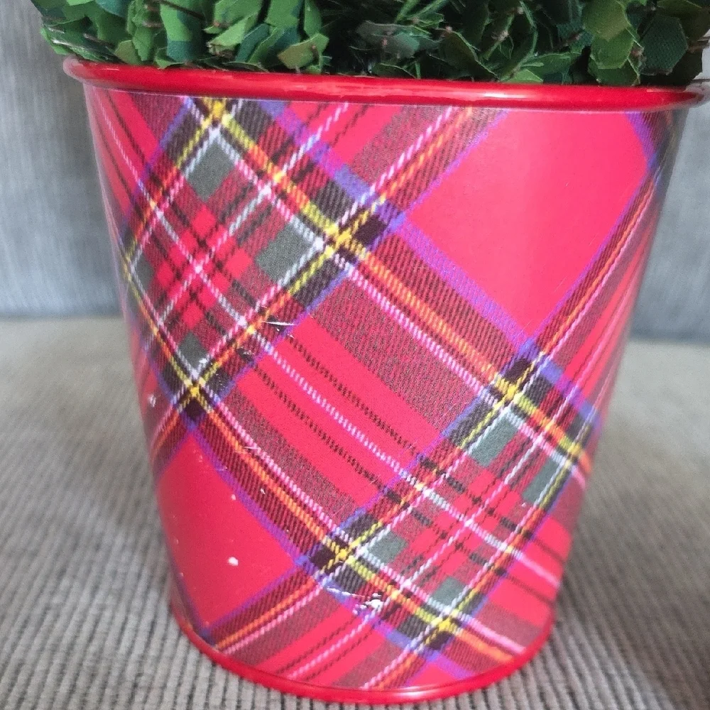 Plaid Red and Green Topiary Set Of Three, NWT